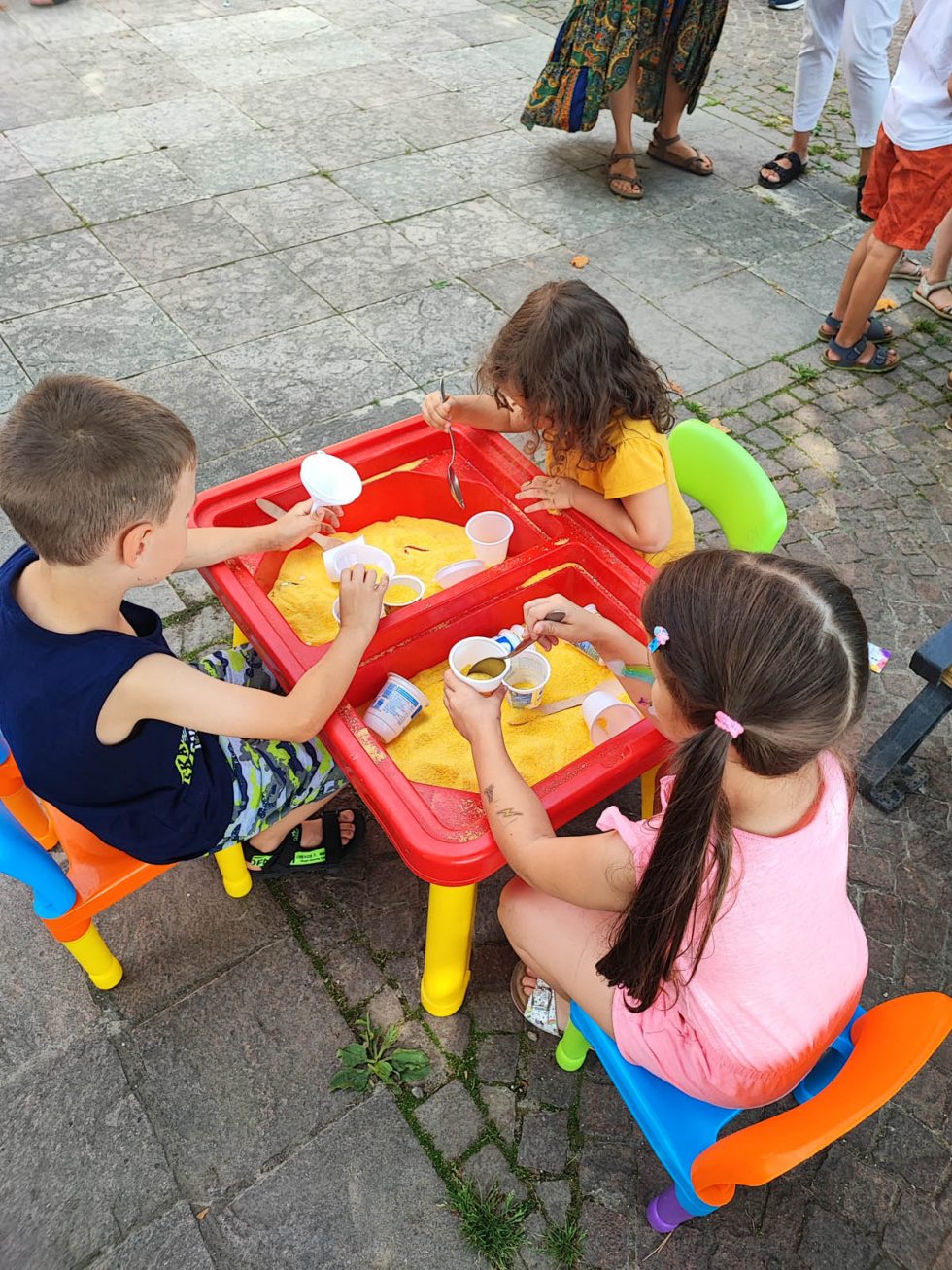 Oltre la Festa Laboratori creativi